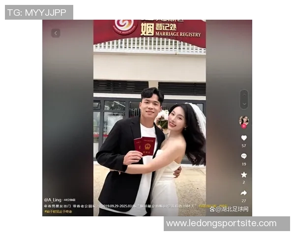 郎才女貌情深似海段刘愚妻子分享甜蜜合照庆祝六周年纪念日