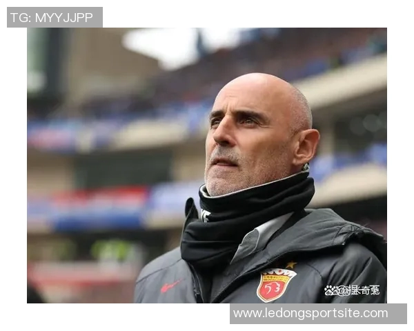 海港队在主教练穆斯卡特的带领下全力备战重返赛场迎接新挑战