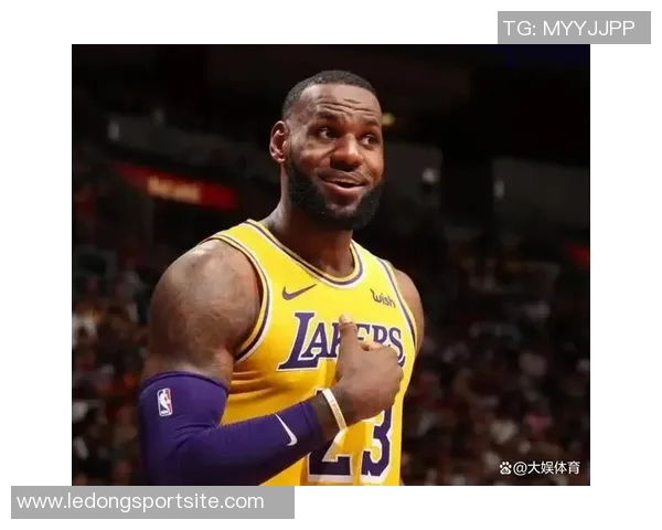 詹姆斯在湖人迎来第八个赛季创造职业生涯最长效力时间纪录