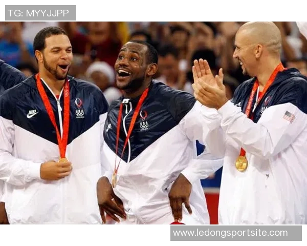 古德温称赞布克为天生竞争者强调其在球队中的领导力与严格要求