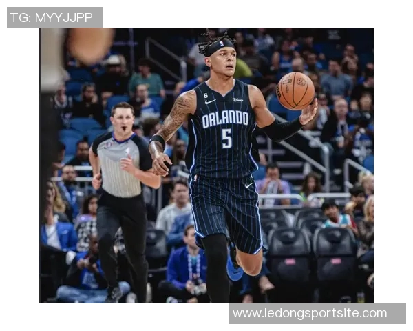 瓦塞尔22分钟高效表现8投6中斩获18分4篮板2助攻助力球队胜利